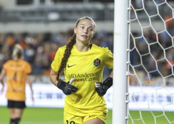 Nov 2, 2024; Houston, Texas, USA; Houston Dash goalkeeper Heather Hinz (18) reacts after a play during the match against Bay FC at Shell Energy Stadium. Mandatory Credit: Troy Taormina-Imagn Images