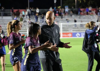 Oct 7, 2023; Cary, N.C., USA; North Carolina Courage assistant coach Fabrice Gautrat speaks to a player following the North Carolina Courage nil-nil draw with San Diego Wave FC at WakeMed Soccer Park. Mandatory Credit: Hameltion via Wikimedia Commons (CC BY-SA 4.0)