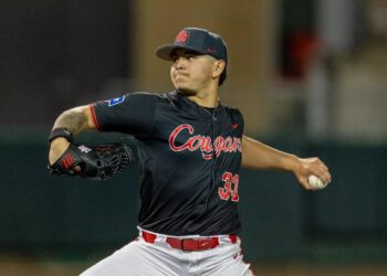 Cougars Outlast Washington to Remain Undefeated