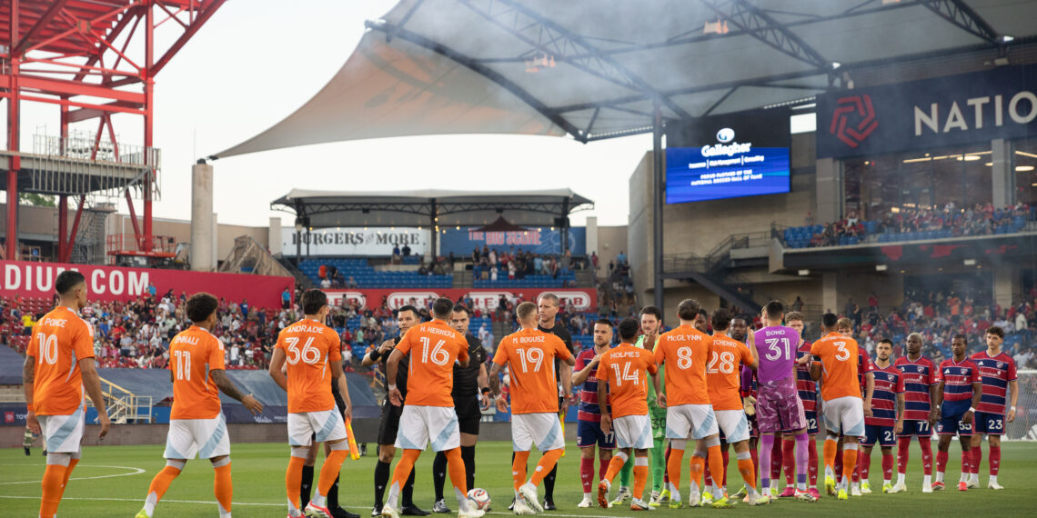 10-man Houston Dynamo FC rally back, ultimately fall 4-3 to FC Dallas on the road