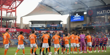 10-man Houston Dynamo FC rally back, ultimately fall 4-3 to FC Dallas on the road